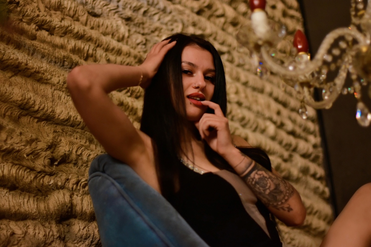 278_1200x0_105